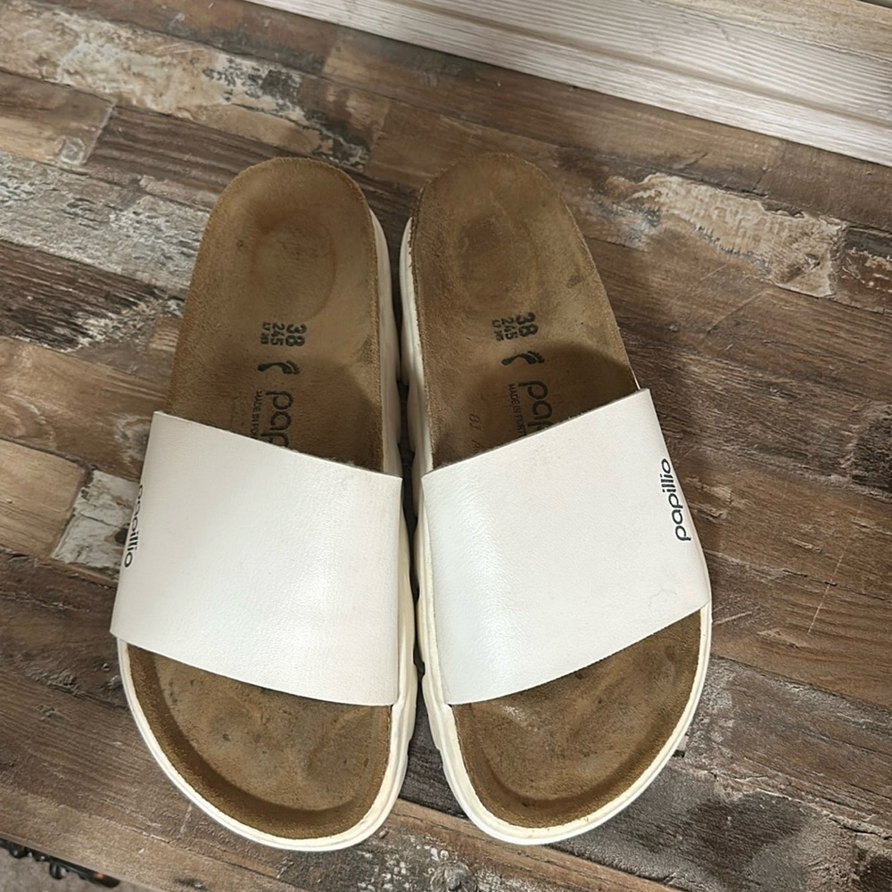 Size 38 Papillo white sandal